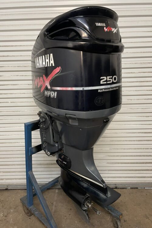 2004 Yamaha 250hp Vmax HPDI 2 stroke outboard motor
