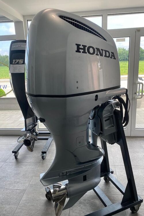2017 Honda BF250hp 4-Stroke 25-Shaft Outboard-Motor