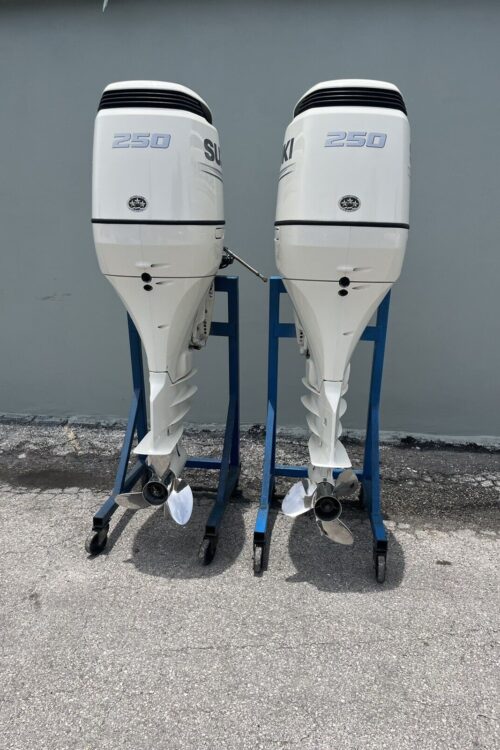 PAIR OF 2019 SUZUKI 250HP 4 STROKE OUTBOARD MOTORS WITH 30″ SHAFTS