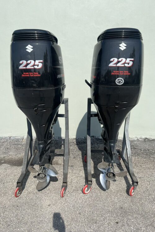 2010 PAIR SUZUKI 225HP 4 STROKE OUTBOARD MOTORS WITH 25″ SHAFTS