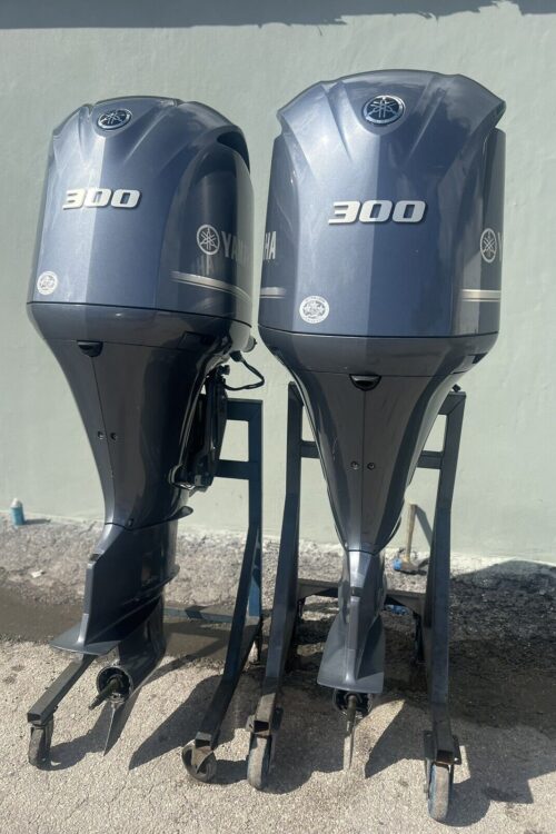 PAIR 2018 YAMAHA 300HP 4 STROKE OUTBOARD MOTOR WITH 30″ SHAFT