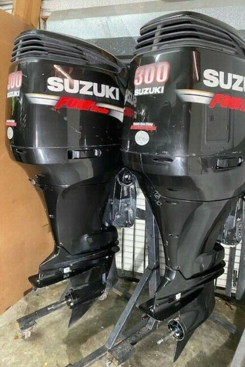 2010 Suzuki 300hp 4 Stroke 25 Shaft Outboard Motors