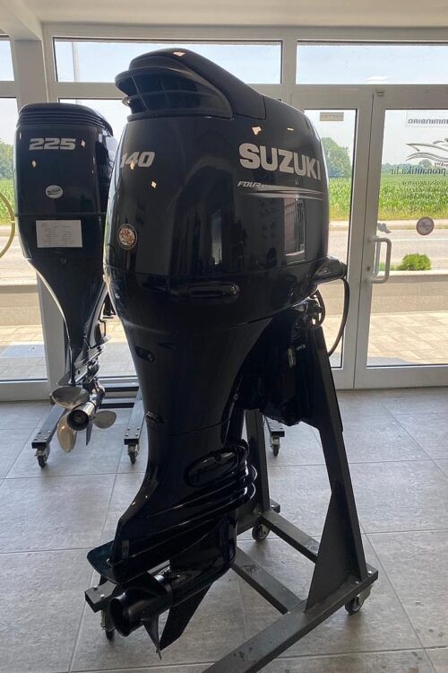 2016 Suzuki 140hp 4-Stroke 25 Shaft Outboard Motor