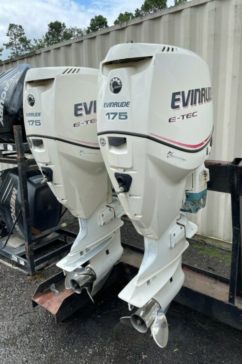 Twin 2011 Evinrude Etec 175HP 2 Stroke 25-Shaft Outboard-Engines